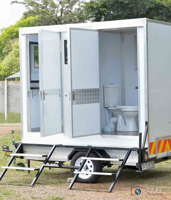 Portable washroom cabin